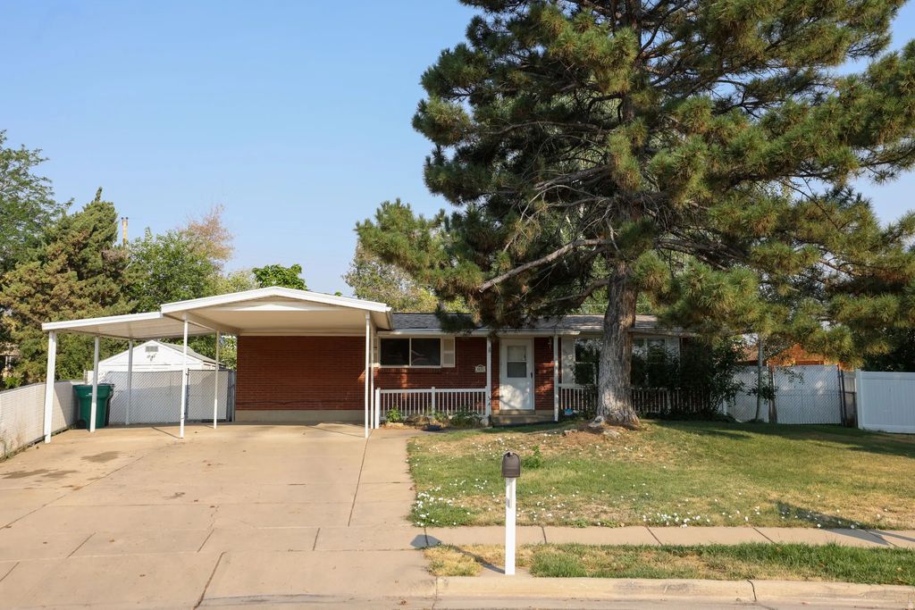 1835 N Afton Cir, Layton