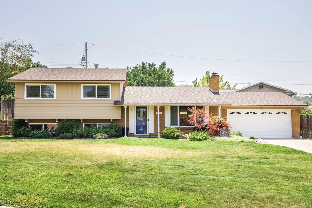 208 N Oakleaf Ln, North Salt Lake