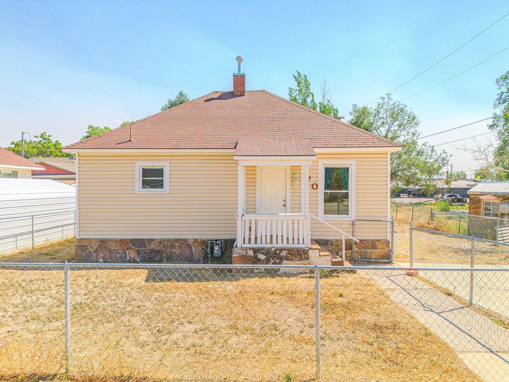 70 E 100 N, Wellington