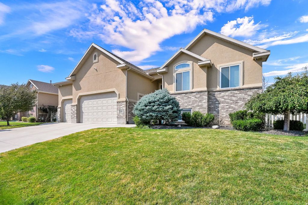 1809 E Kay Ln, South Weber
