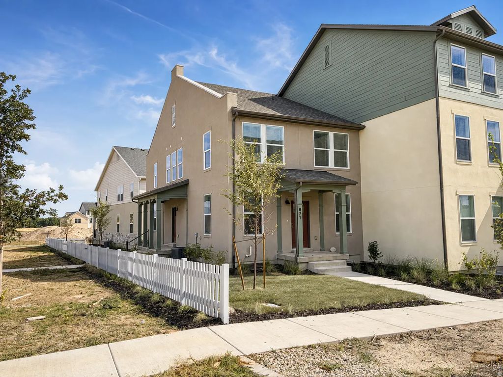 871 S Mathilda Dr 246, Saratoga Springs