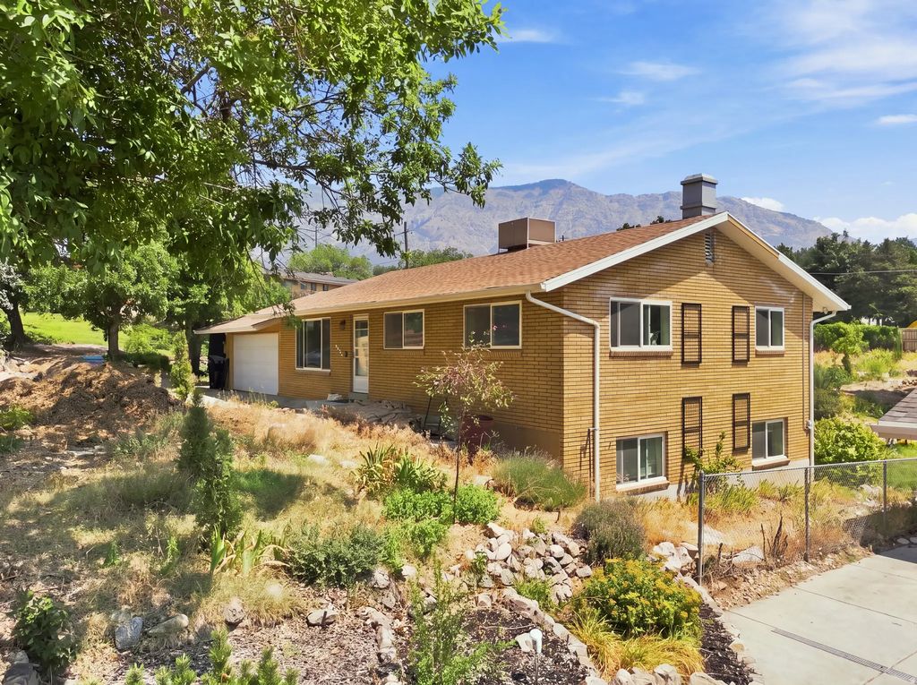 3082 N 300 E, North Ogden