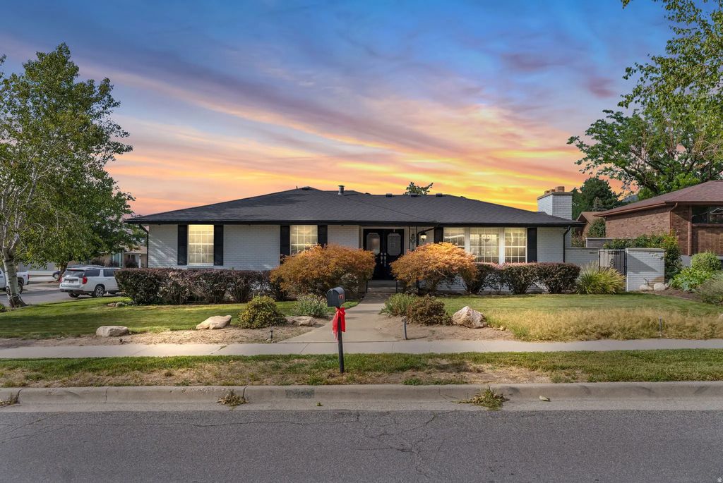 2329 E Sublette Pl, Sandy