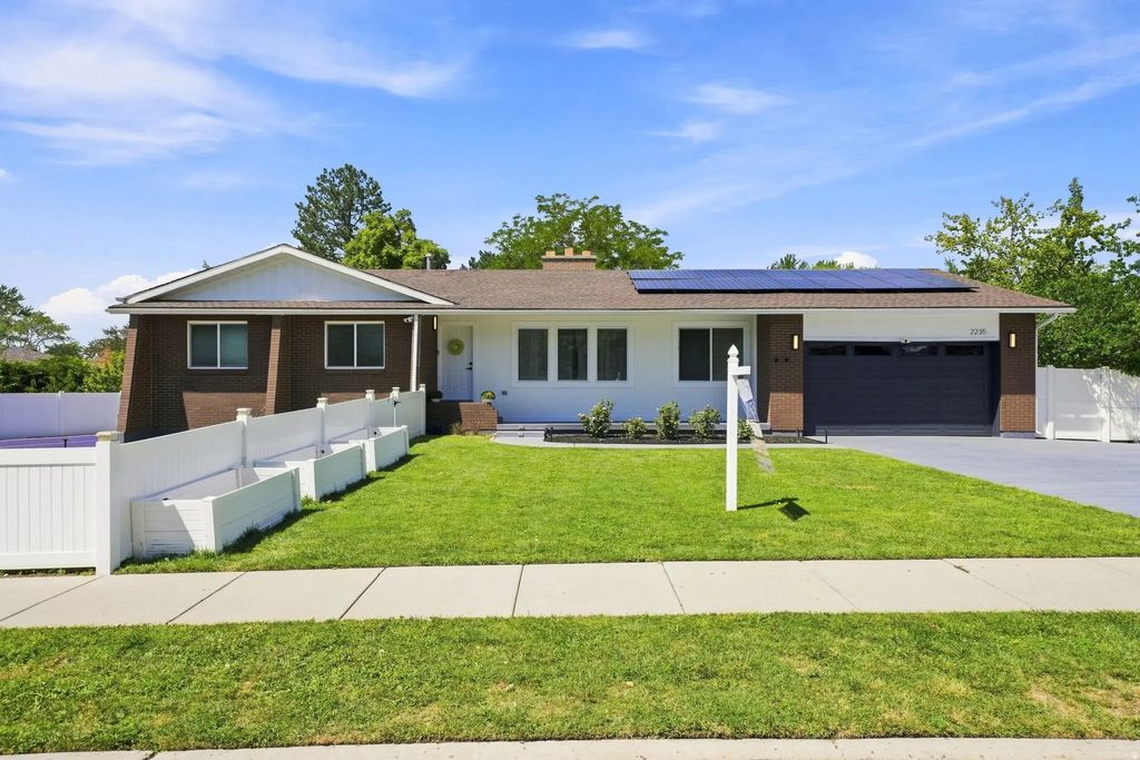 2235 E Woodchuck Way, Sandy