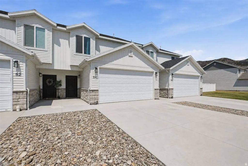 54 Cedar Ln, Malad City