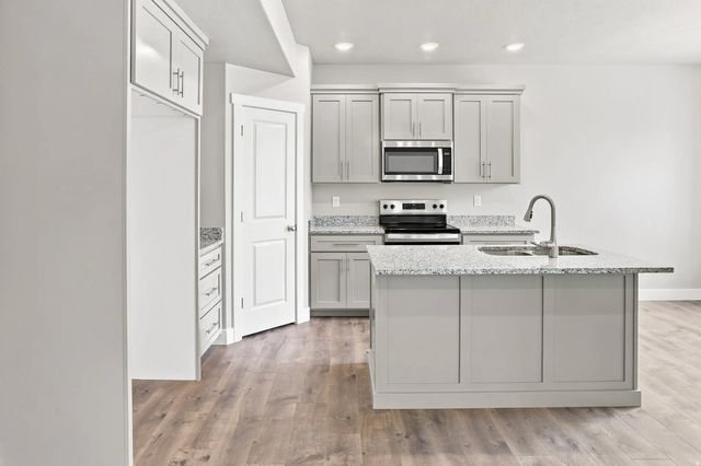 821 S 270 E 5, Smithfield