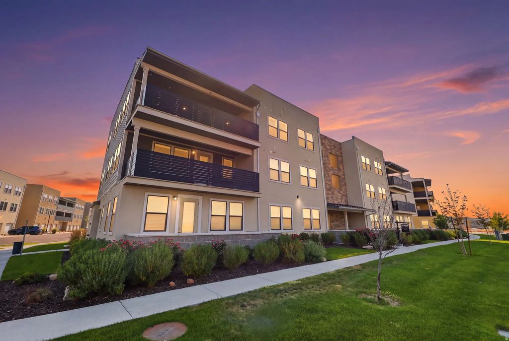 8342 S Sky Mirror Ln 301, Midvale