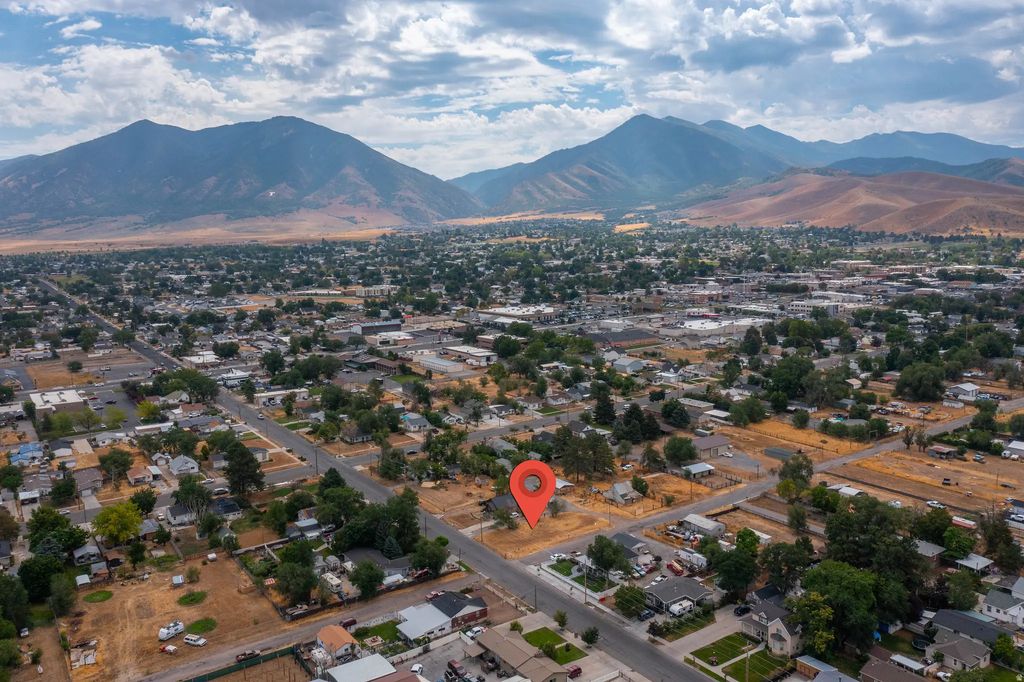150 W 400 N, Tooele