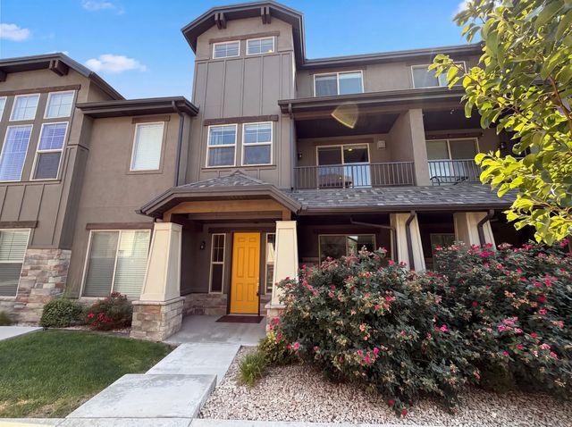 10452 S Sage Canal Way, Sandy