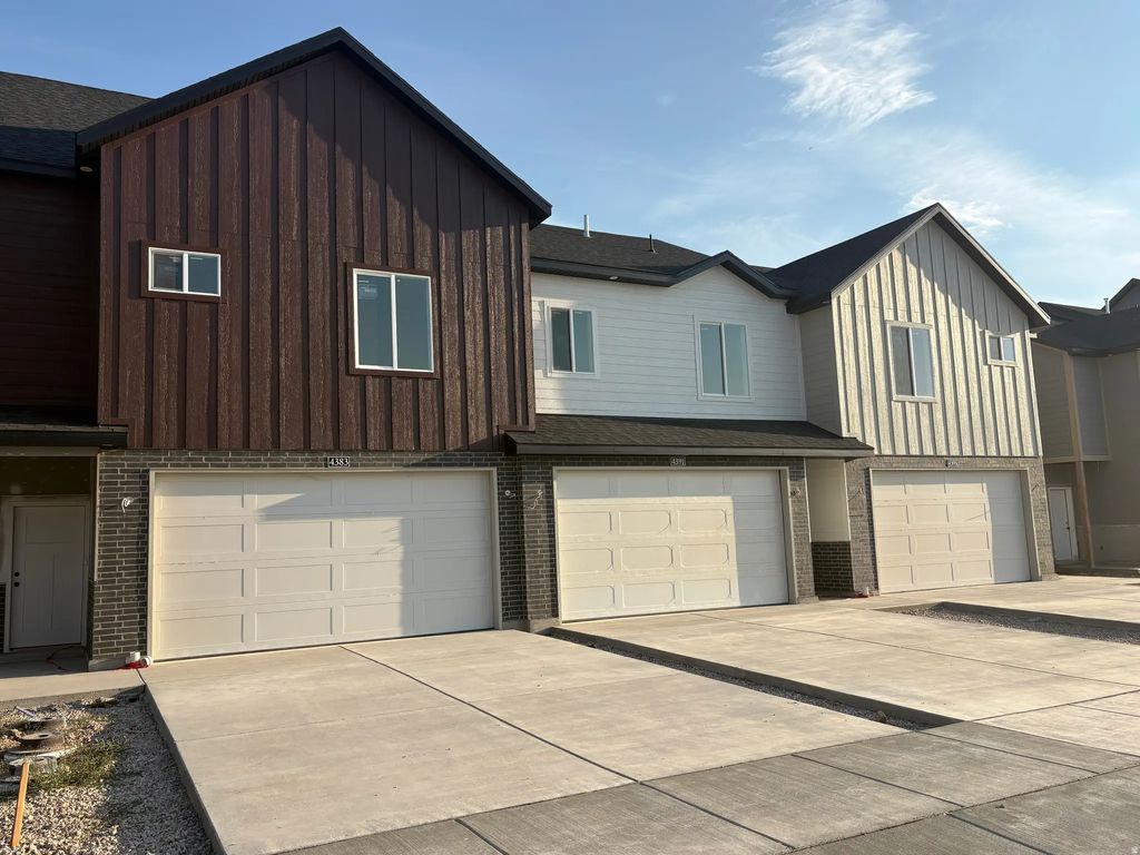 4383 W 1825 N 121, West Point