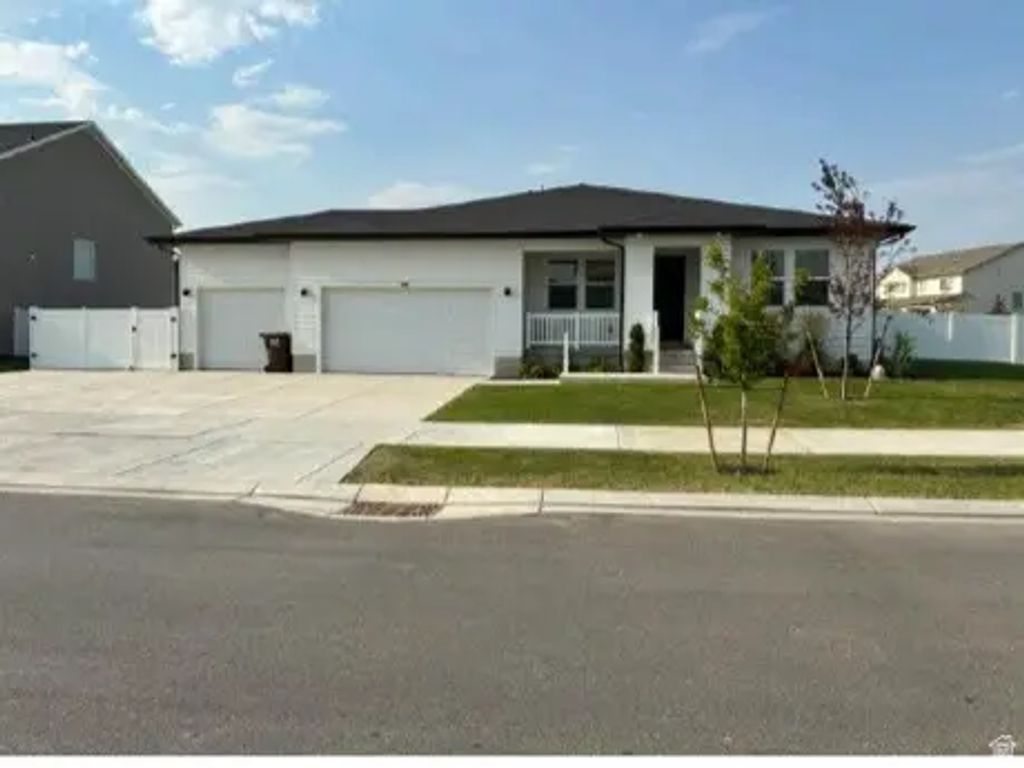 1611 E Cottontail Dr, Eagle Mountain