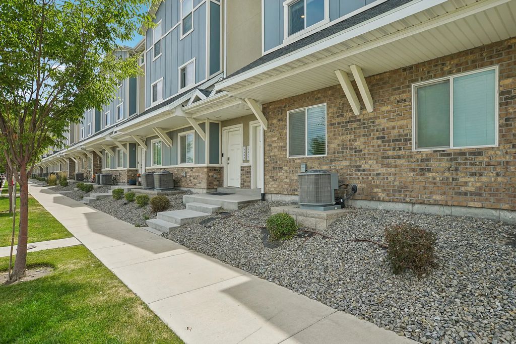 2624 S Pickwick St, Magna