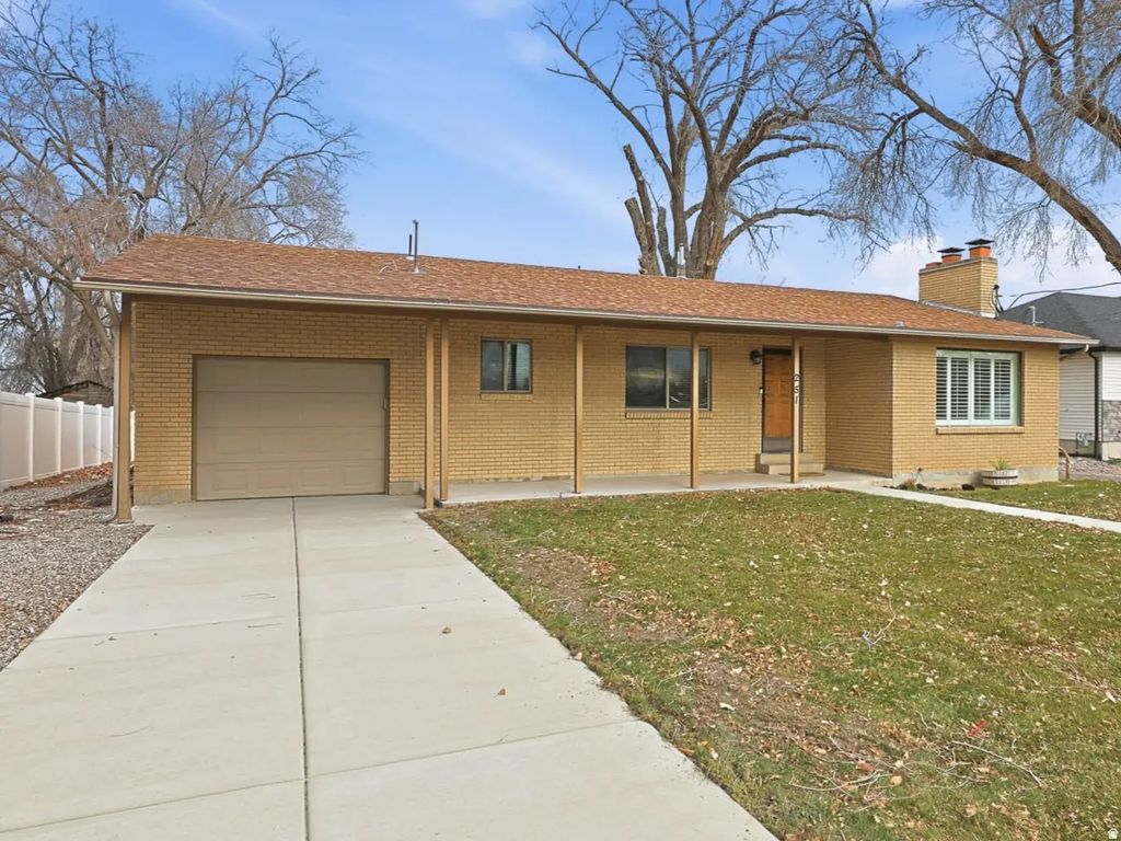 251 E Clark St E, Grantsville