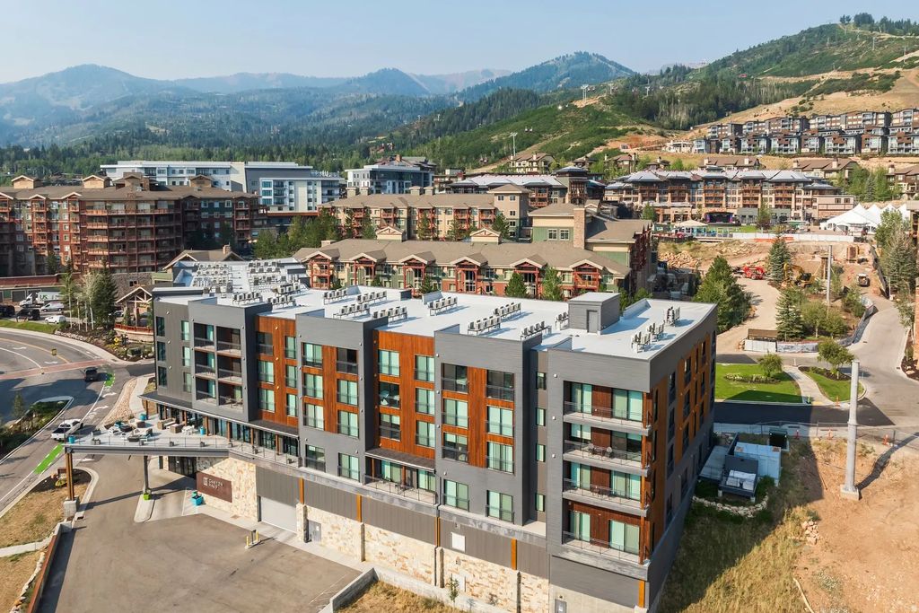 2670 Canyons Resort Dr W 433, Park City