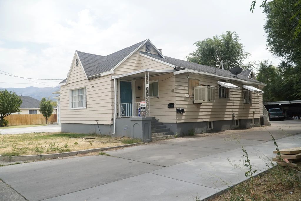 329 8th St, Ogden