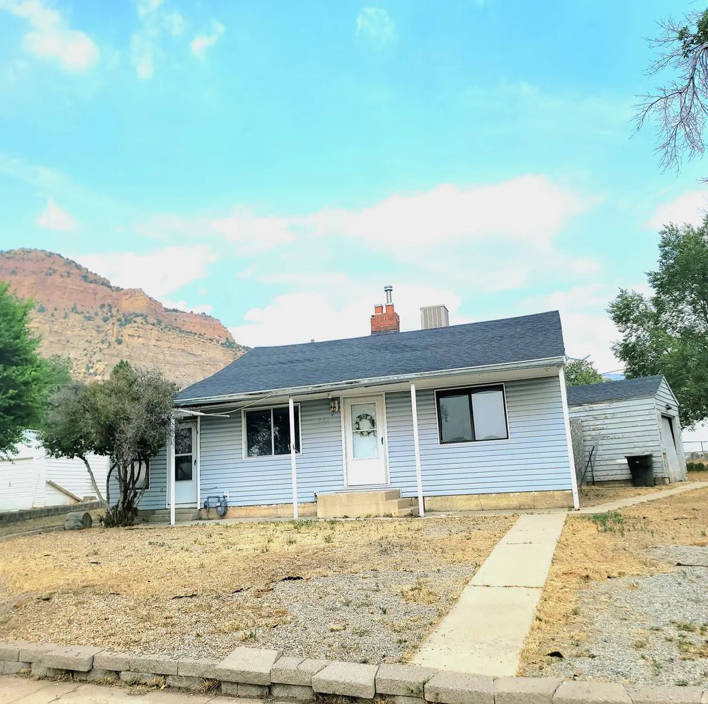 431 Circle Way, Sunnyside