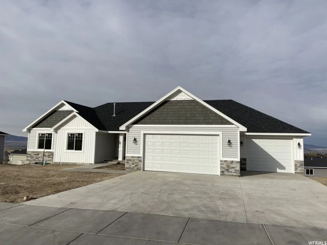 102 S 1300 E, Smithfield
