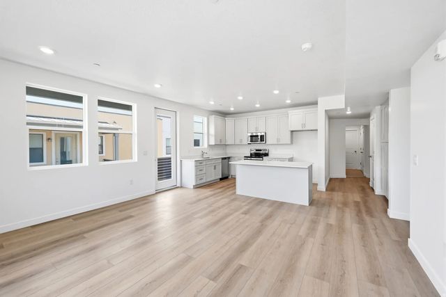8333 S Iris Lumi Ln W 302, Midvale