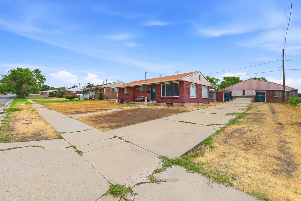 3320 S 7615 W, Magna
