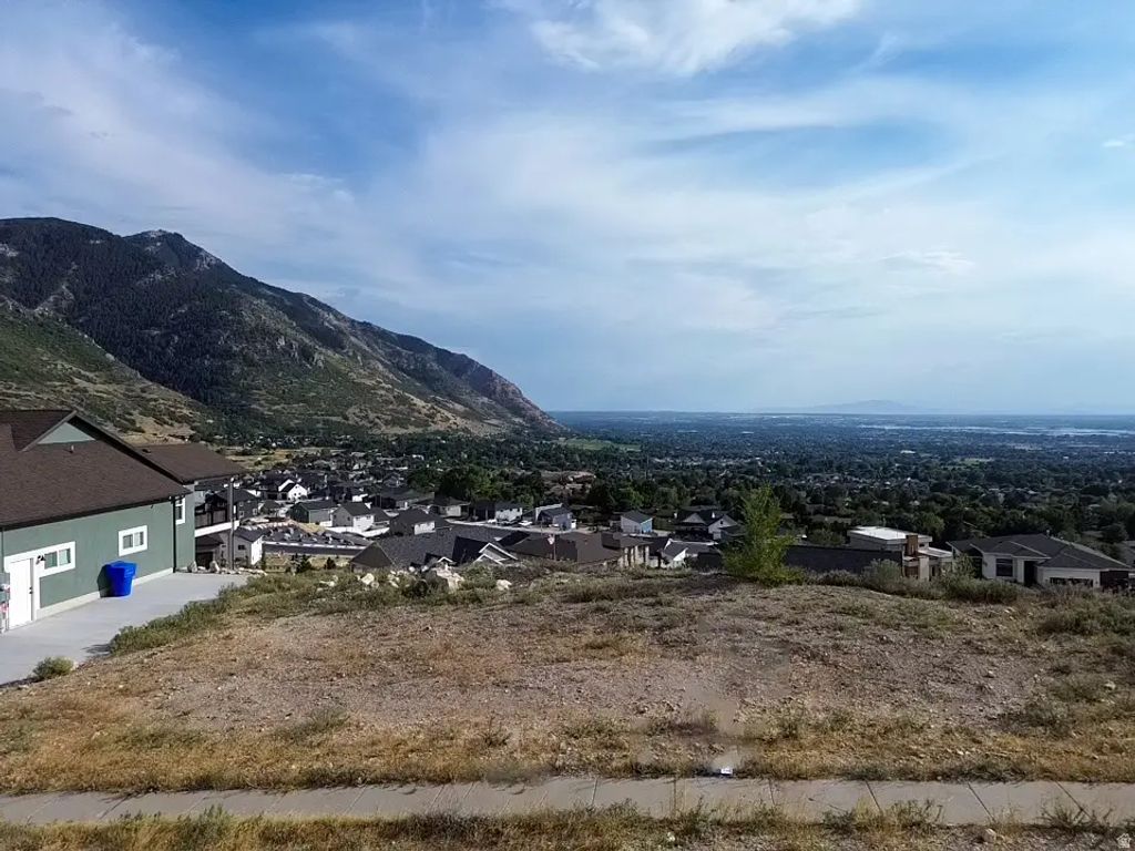 1383 E 3250 N 23, North Ogden