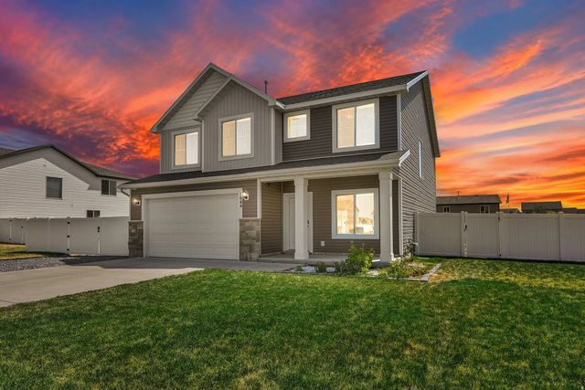 1044 W 2400 S, Nibley