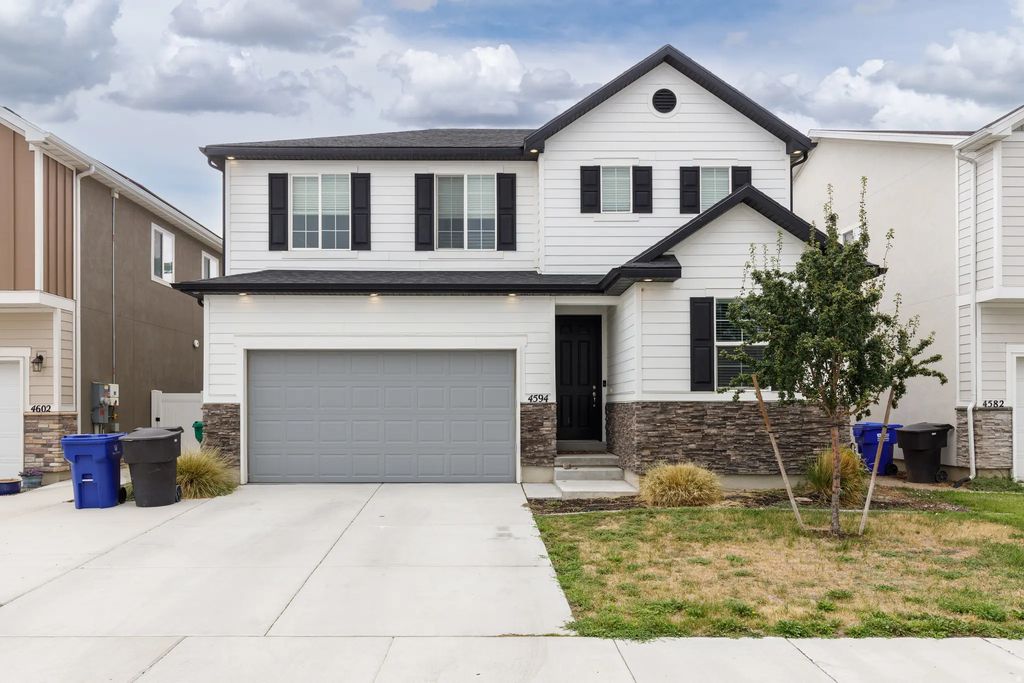 4594 W 1100 S, West Point