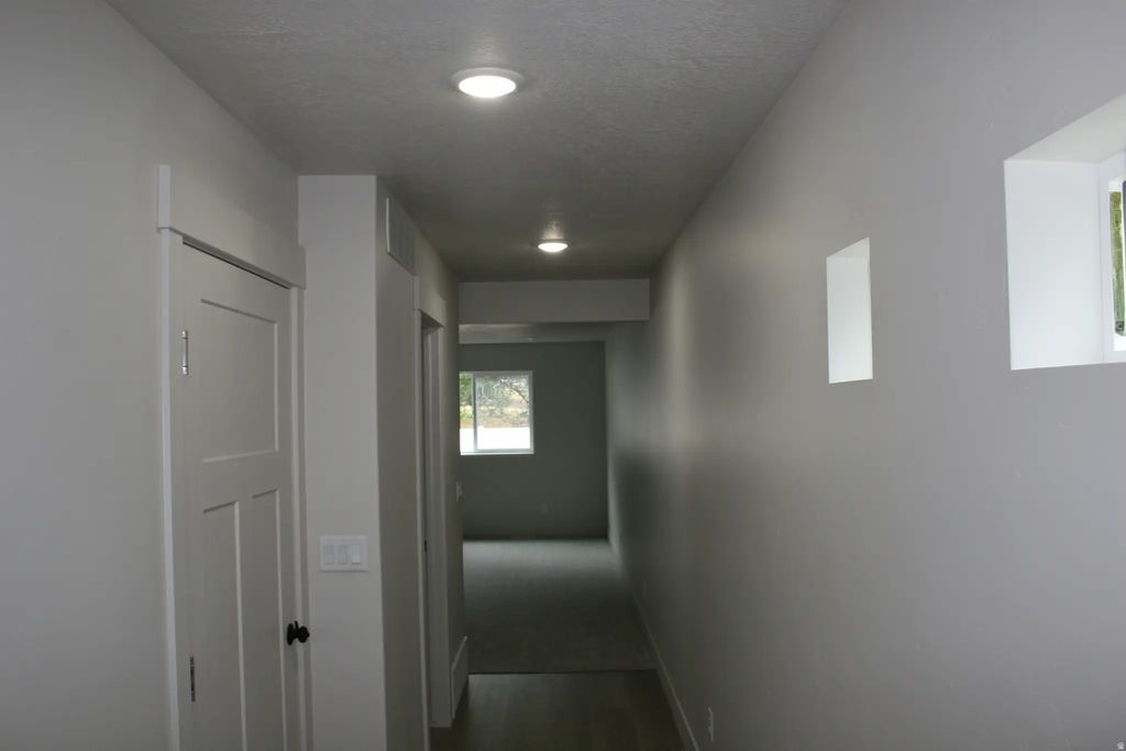 1348 S Mountain Rd E, Ogden
