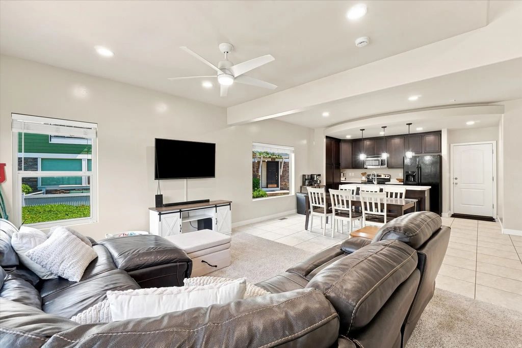 856 W San Savino Way, Midvale