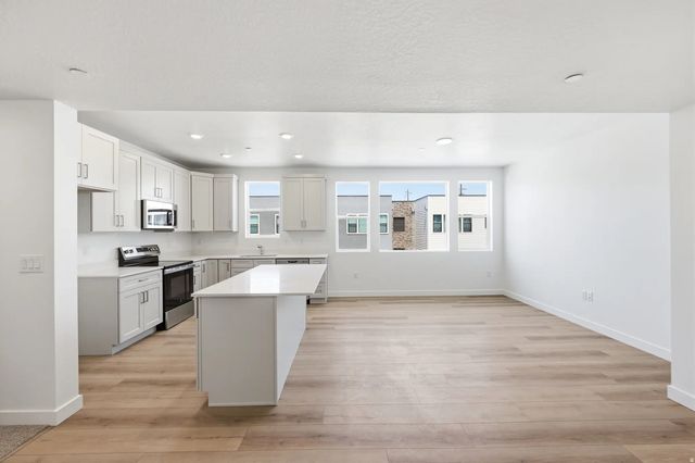 8333 S Iris Lumi Ln 203, Midvale
