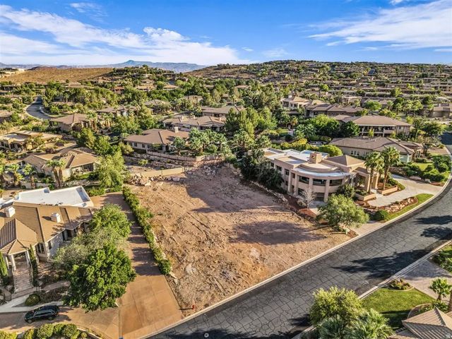 2282 S Stone Cliff Dr 32, St. George