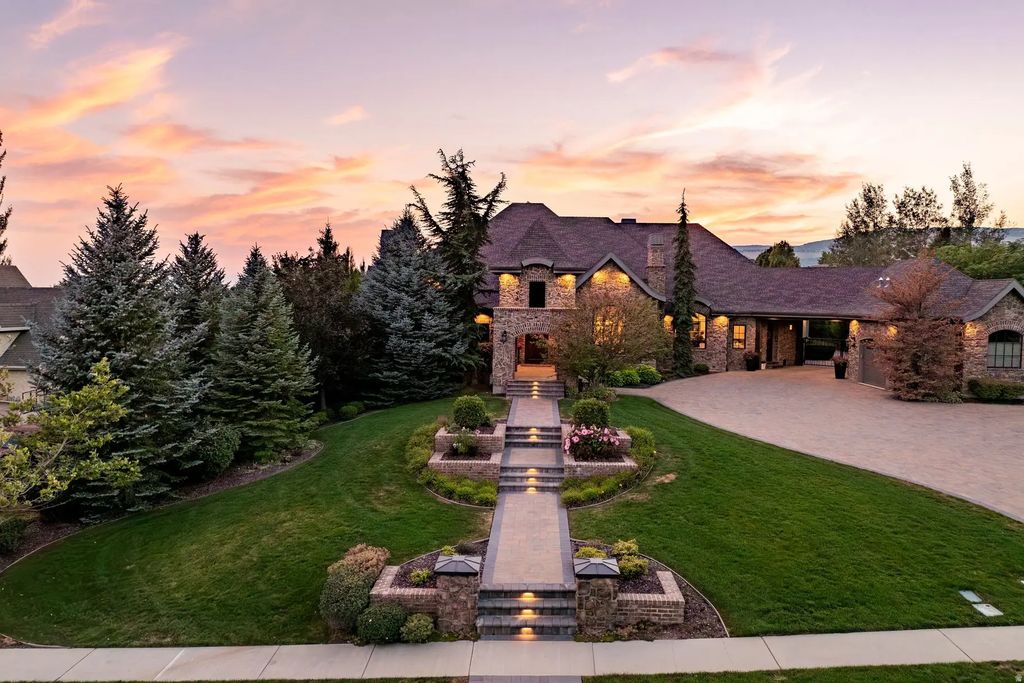 427 N Matterhorn Dr E, Alpine
