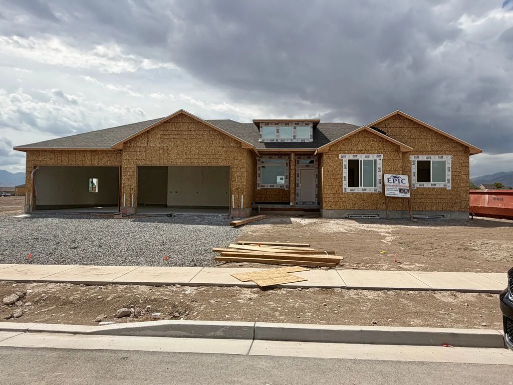 184 E Ax Handle Dr, Grantsville