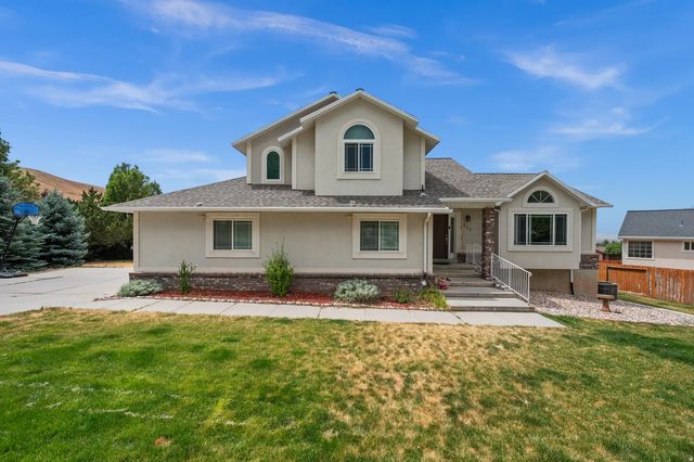 454 Deer Hollow Rd, Tooele