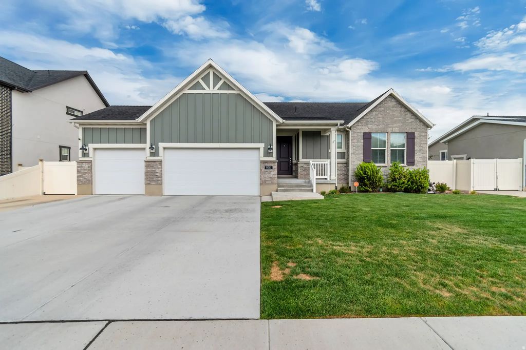 8061 S Oakridge Dr, West Jordan