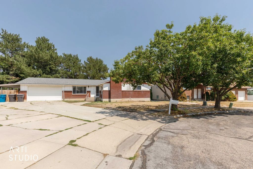 1058 W 4550 S, Riverdale