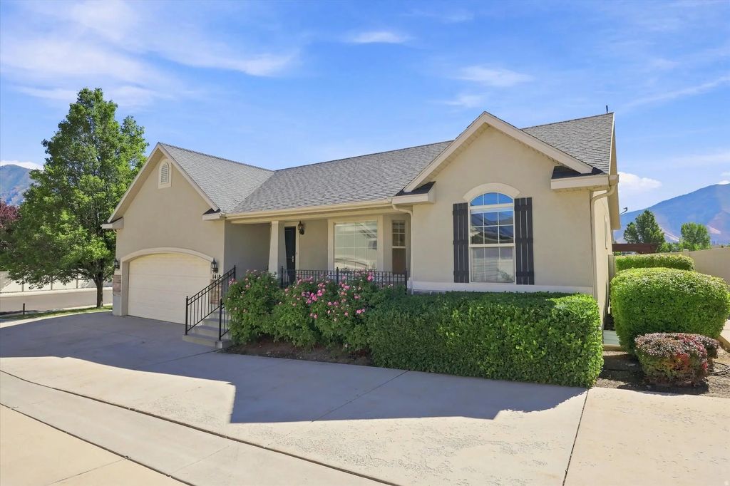 1418 S Avalon Dr, Springville