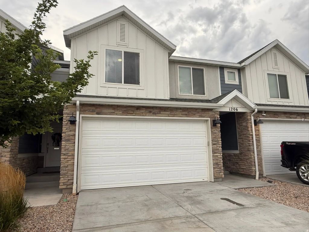 1206 W Hidden Spring Dr, Santaquin