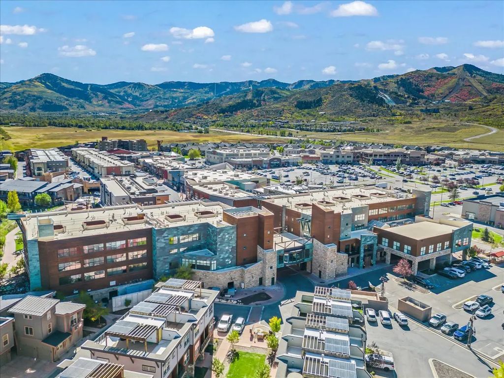 1476 Newpark Blvd 212, Park City