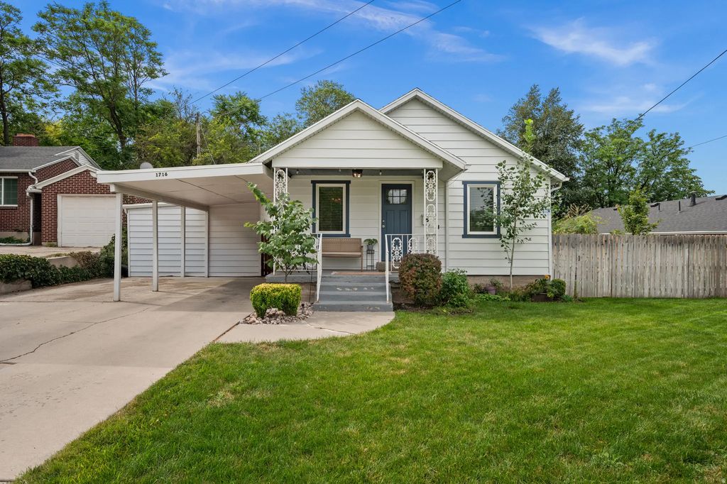 1716 E Woodside Dr, Holladay