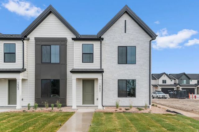 665 N 1620 E 1306, Salem