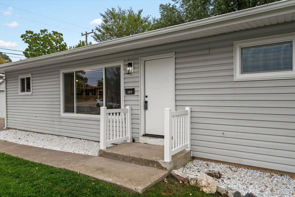 389 W 1425 N, Sunset