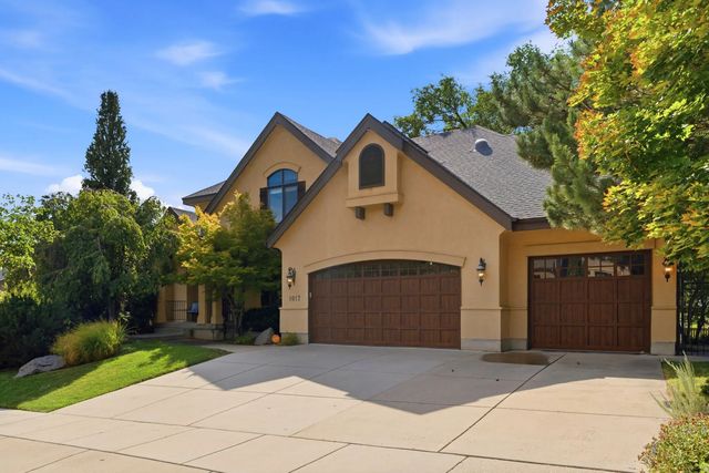 1017 N Oakridge Dr, Farmington