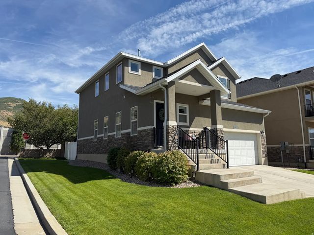 1053 Blackstone Dr, Fruit Heights