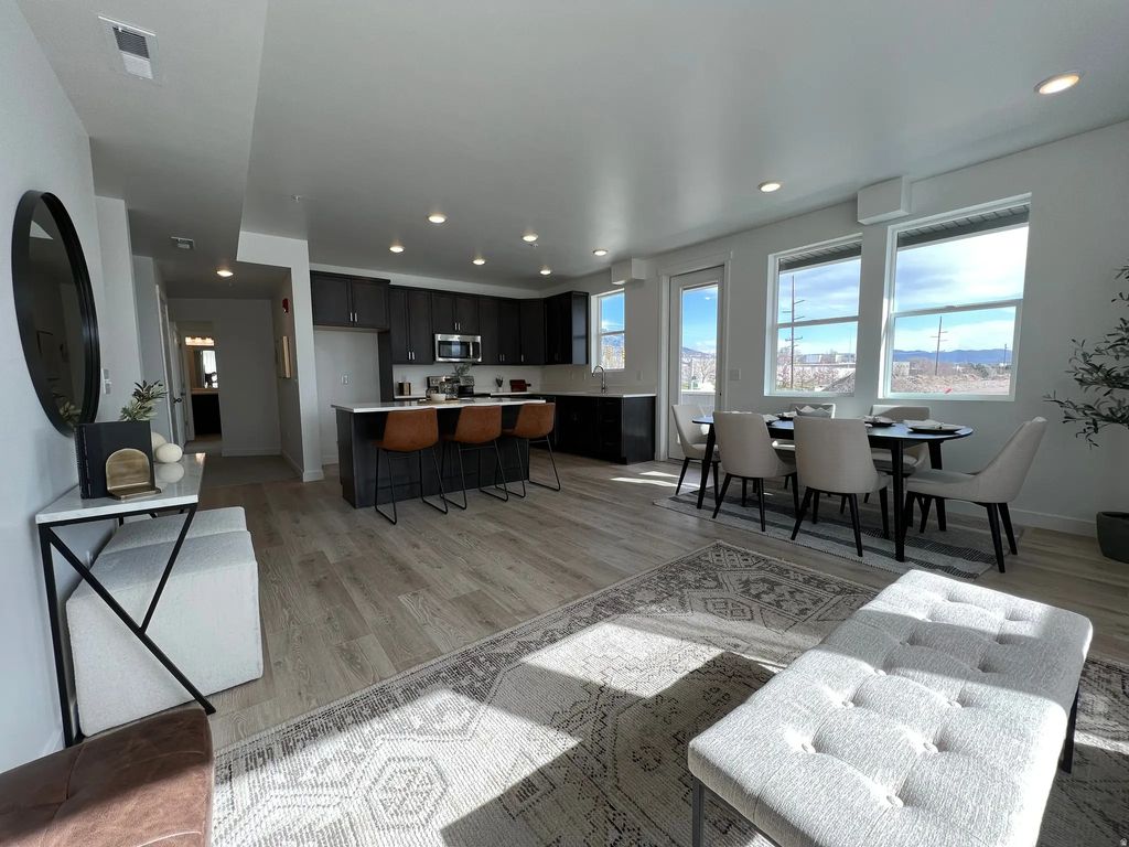 8333 S Iris Lumi Ln W Q301, Midvale