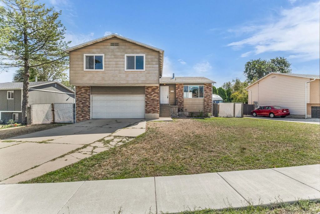 3453 S Stanton Dr W, West Valley City