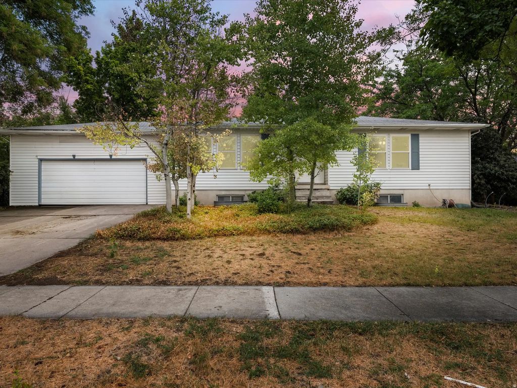 339 Carol Dr, Layton