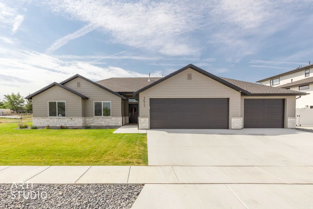 3673 W Stanmore Dr, Taylor