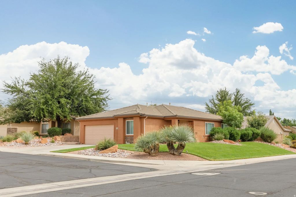 2061 W 1940 N, St. George