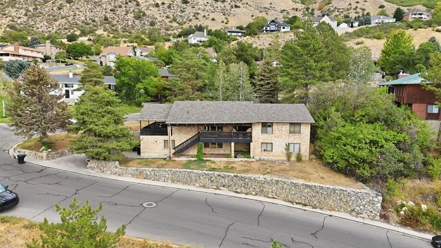 4304 N Windsor Dr E, Provo