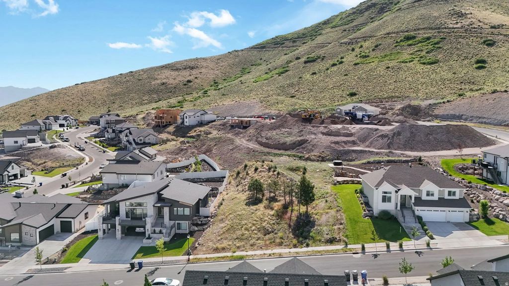14639 S Annika Run Dr W 16, Herriman